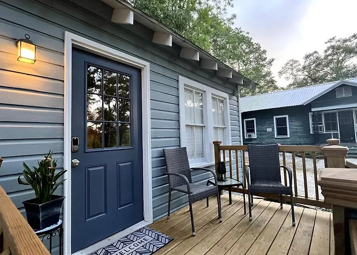 Holiday home Renovated Waterfront Ideal For Families Or Groups In Louisiana